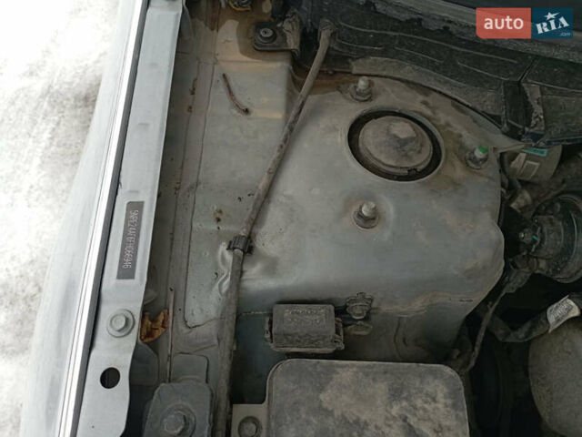 Сірий Хендай Соната, об'ємом двигуна 2.36 л та пробігом 200 тис. км за 7700 $, фото 13 на Automoto.ua