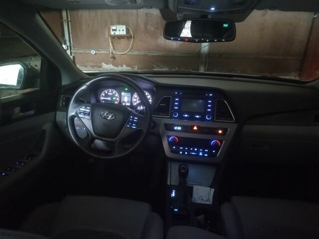 Серый Хендай Соната, объемом двигателя 2.4 л и пробегом 70 тыс. км за 11000 $, фото 12 на Automoto.ua