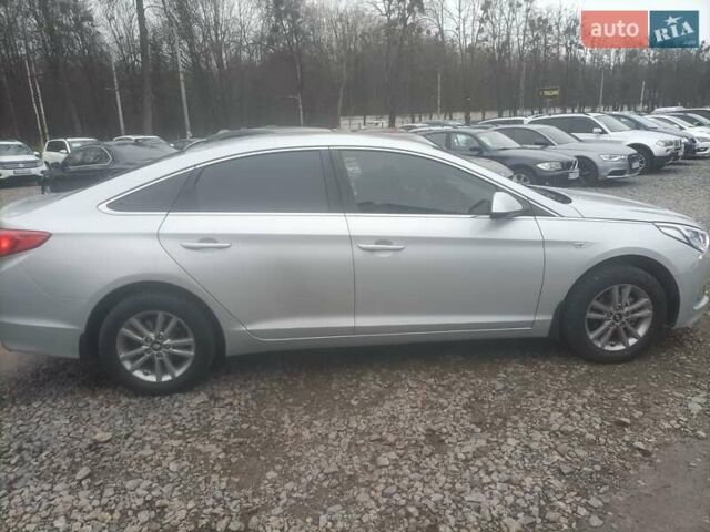 Сірий Хендай Соната, об'ємом двигуна 2 л та пробігом 360 тис. км за 8300 $, фото 6 на Automoto.ua