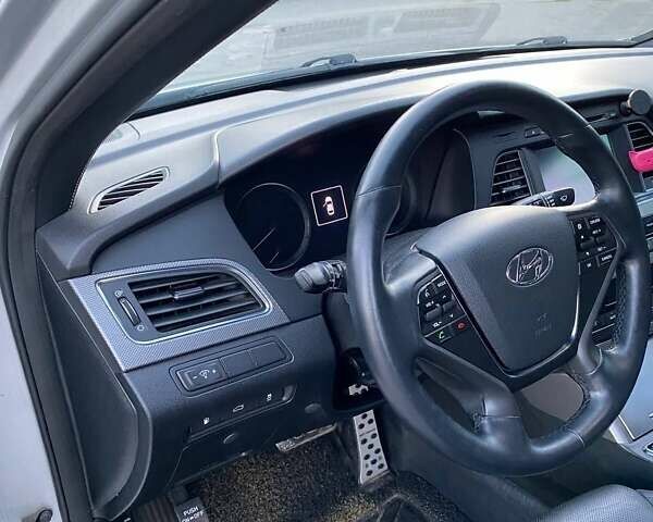 Серый Хендай Соната, объемом двигателя 2 л и пробегом 359 тыс. км за 9500 $, фото 14 на Automoto.ua