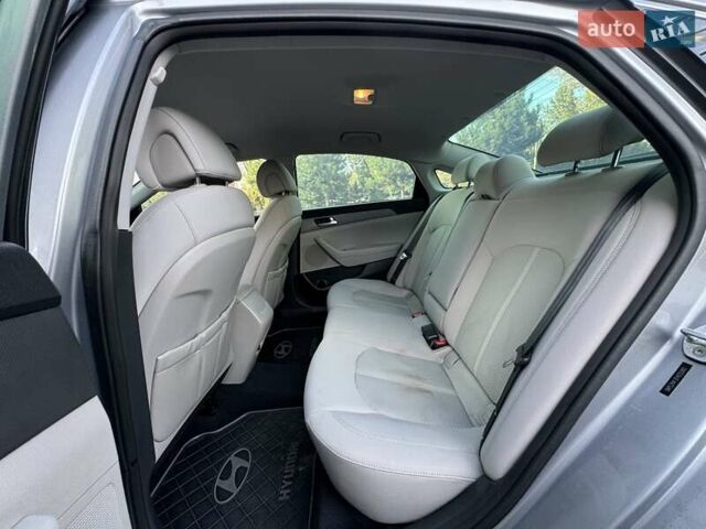 Хендай Соната 2014 у Одесі на Automoto.ua Сірий Хендай Соната, об'ємом двигуна 2.4 л та пробігом 190 тис. км за 10300 $, фото 14 на Automoto.ua