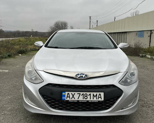 Сірий Хендай Соната, об'ємом двигуна 2.4 л та пробігом 220 тис. км за 9100 $, фото 1 на Automoto.ua