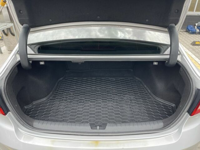 Серый Хендай Соната, объемом двигателя 2.4 л и пробегом 136 тыс. км за 10800 $, фото 9 на Automoto.ua