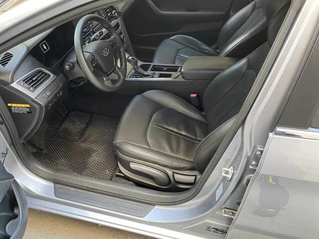 Сірий Хендай Соната, об'ємом двигуна 2 л та пробігом 360 тис. км за 10000 $, фото 1 на Automoto.ua