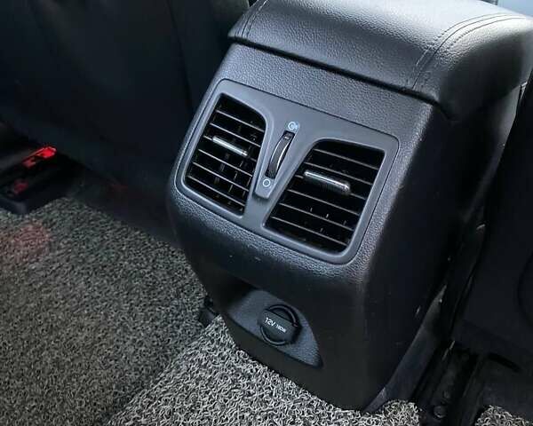 Серый Хендай Соната, объемом двигателя 2 л и пробегом 359 тыс. км за 9500 $, фото 42 на Automoto.ua