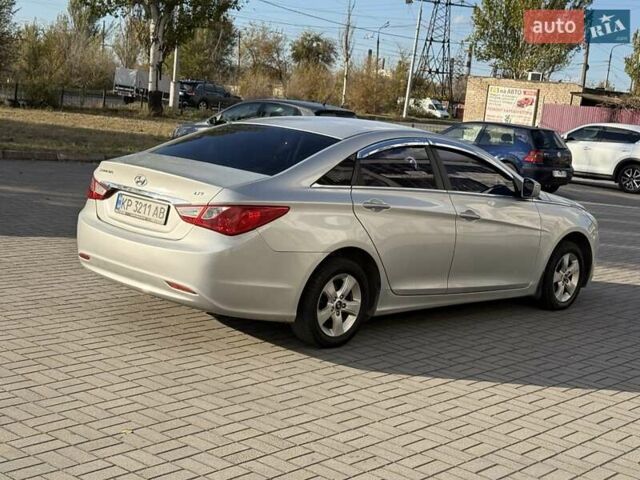Серый Хендай Соната, объемом двигателя 2 л и пробегом 222 тыс. км за 6999 $, фото 17 на Automoto.ua