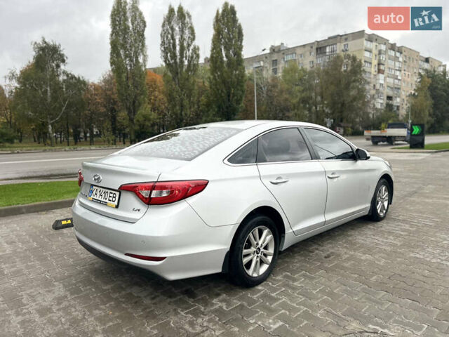Серый Хендай Соната, объемом двигателя 2 л и пробегом 420 тыс. км за 7300 $, фото 4 на Automoto.ua