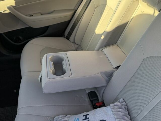 Серый Хендай Соната, объемом двигателя 2.4 л и пробегом 158 тыс. км за 9500 $, фото 8 на Automoto.ua