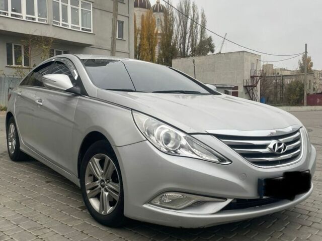 Серый Хендай Соната, объемом двигателя 2 л и пробегом 300 тыс. км за 6800 $, фото 1 на Automoto.ua