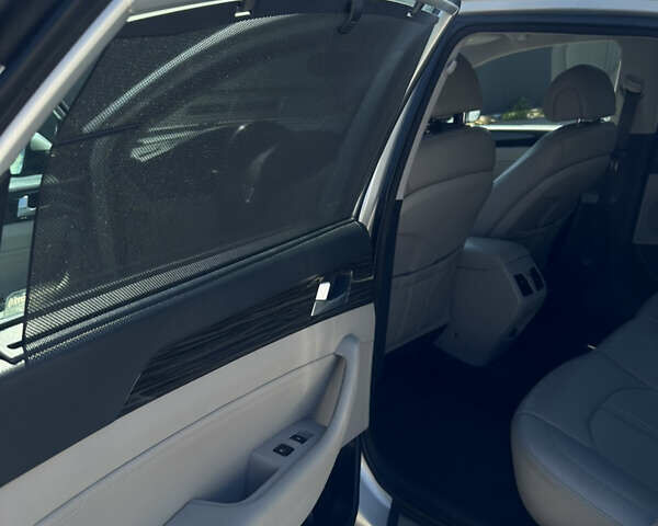 Серый Хендай Соната, объемом двигателя 2.36 л и пробегом 134 тыс. км за 11500 $, фото 9 на Automoto.ua