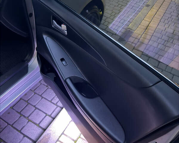 Серый Хендай Соната, объемом двигателя 2 л и пробегом 320 тыс. км за 6999 $, фото 22 на Automoto.ua