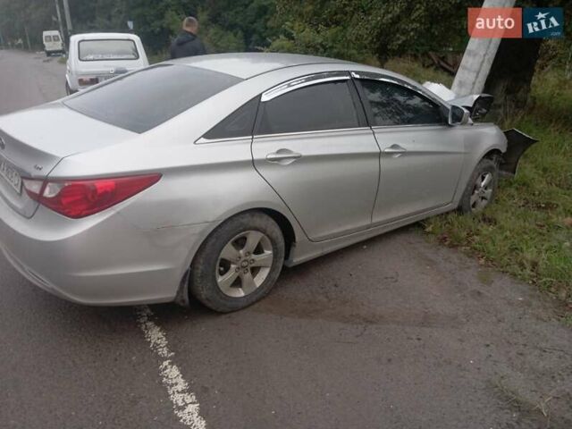 Сірий Хендай Соната, об'ємом двигуна 2 л та пробігом 320 тис. км за 3100 $, фото 7 на Automoto.ua
