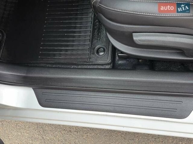 Сірий Хендай Соната, об'ємом двигуна 2 л та пробігом 255 тис. км за 9200 $, фото 22 на Automoto.ua