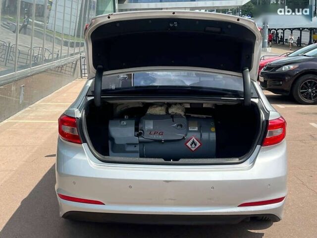 Хендай Соната 2014 в Киеве на Automoto.ua Серый Хендай Соната, объемом двигателя 2 л и пробегом 204 тыс. км за 10700 $, фото 17 на Automoto.ua