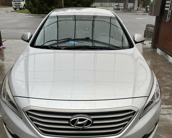 Серый Хендай Соната, объемом двигателя 2 л и пробегом 100 тыс. км за 9500 $, фото 3 на Automoto.ua