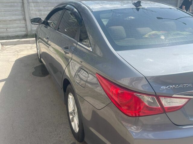 Серый Хендай Соната, объемом двигателя 2.4 л и пробегом 125 тыс. км за 8200 $, фото 7 на Automoto.ua