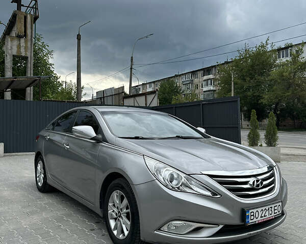 Сірий Хендай Соната, об'ємом двигуна 2 л та пробігом 280 тис. км за 8200 $, фото 3 на Automoto.ua