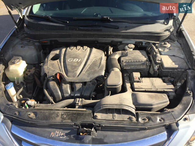 Серый Хендай Соната, объемом двигателя 2.36 л и пробегом 160 тыс. км за 8900 $, фото 19 на Automoto.ua