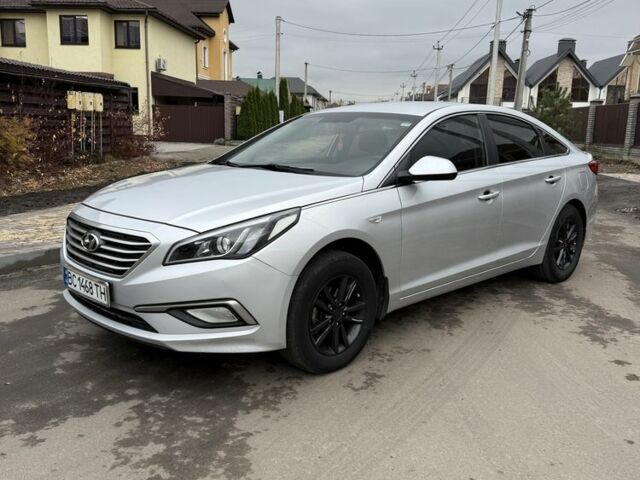 Серый Хендай Соната, объемом двигателя 2 л и пробегом 220 тыс. км за 6700 $, фото 3 на Automoto.ua