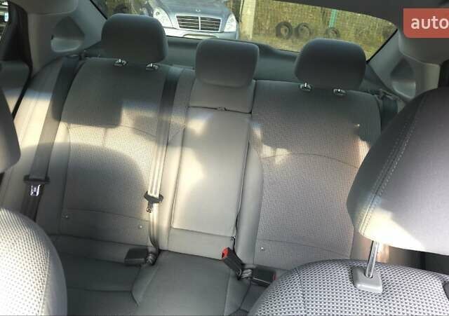 Серый Хендай Соната, объемом двигателя 2.4 л и пробегом 268 тыс. км за 7500 $, фото 16 на Automoto.ua