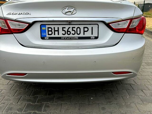 Сірий Хендай Соната, об'ємом двигуна 2 л та пробігом 356 тис. км за 7900 $, фото 2 на Automoto.ua
