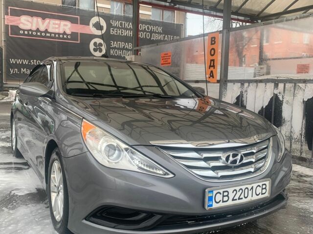 Серый Хендай Соната, объемом двигателя 2.4 л и пробегом 125 тыс. км за 8200 $, фото 4 на Automoto.ua