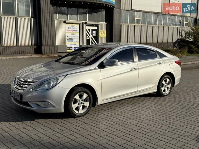 Серый Хендай Соната, объемом двигателя 2 л и пробегом 222 тыс. км за 6999 $, фото 10 на Automoto.ua