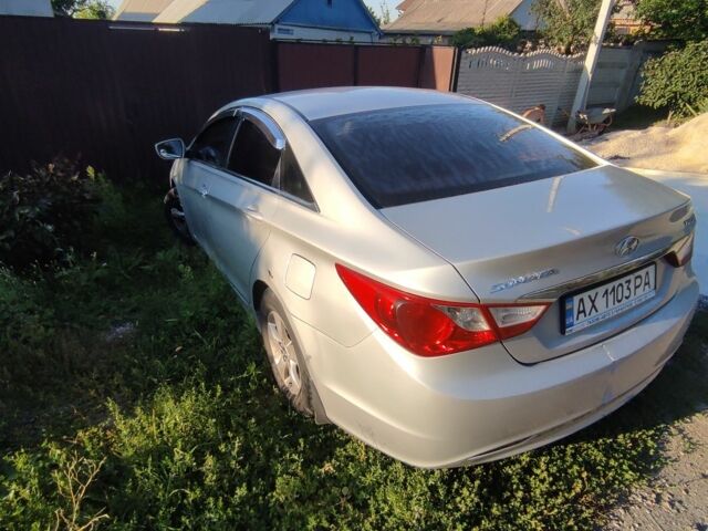 Сірий Хендай Соната, об'ємом двигуна 2 л та пробігом 273 тис. км за 6800 $, фото 4 на Automoto.ua