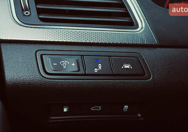 Серый Хендай Соната, объемом двигателя 2 л и пробегом 122 тыс. км за 13500 $, фото 35 на Automoto.ua