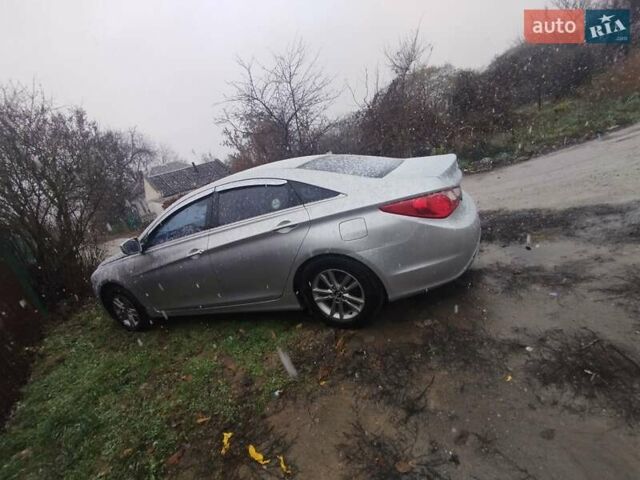 Серый Хендай Соната, объемом двигателя 2 л и пробегом 460 тыс. км за 5500 $, фото 7 на Automoto.ua