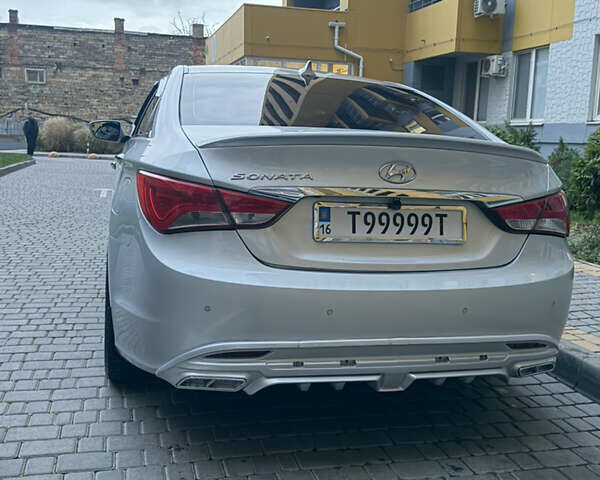 Серый Хендай Соната, объемом двигателя 2 л и пробегом 320 тыс. км за 6999 $, фото 5 на Automoto.ua