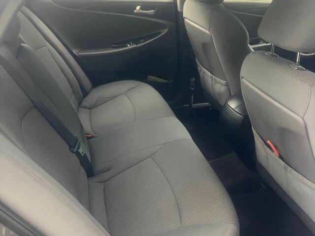 Серый Хендай Соната, объемом двигателя 2.4 л и пробегом 125 тыс. км за 8200 $, фото 14 на Automoto.ua