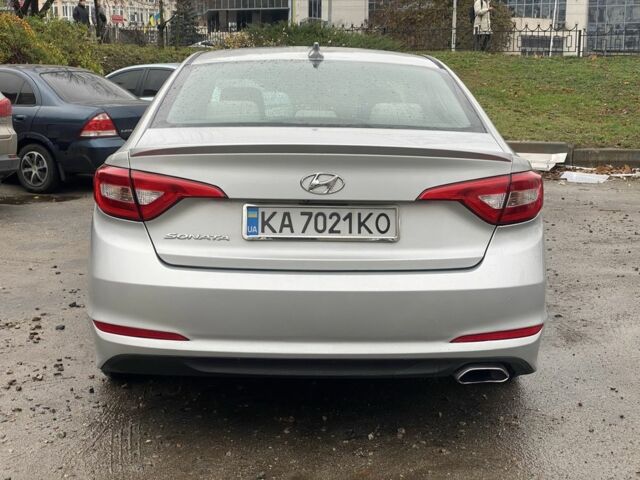 Серый Хендай Соната, объемом двигателя 2.4 л и пробегом 150 тыс. км за 7800 $, фото 2 на Automoto.ua