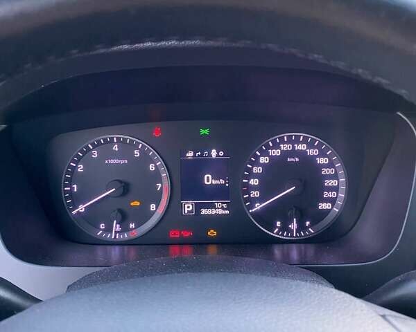 Серый Хендай Соната, объемом двигателя 2 л и пробегом 359 тыс. км за 9500 $, фото 15 на Automoto.ua