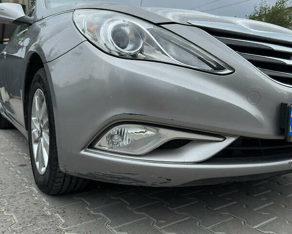 Сірий Хендай Соната, об'ємом двигуна 2 л та пробігом 280 тис. км за 8200 $, фото 32 на Automoto.ua