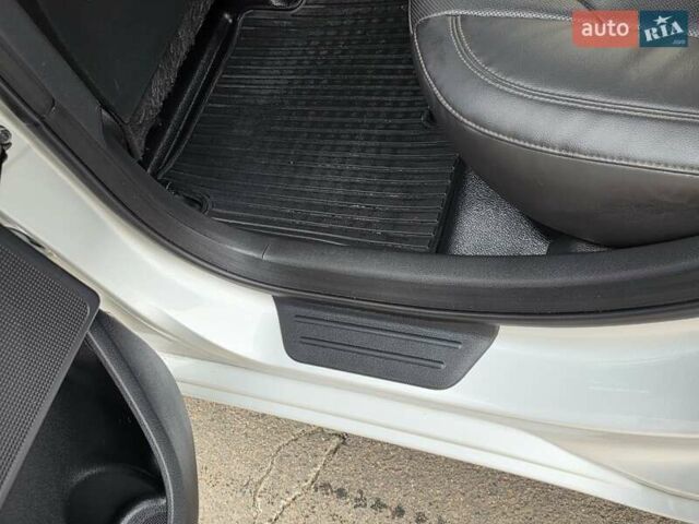 Сірий Хендай Соната, об'ємом двигуна 2 л та пробігом 255 тис. км за 9200 $, фото 26 на Automoto.ua