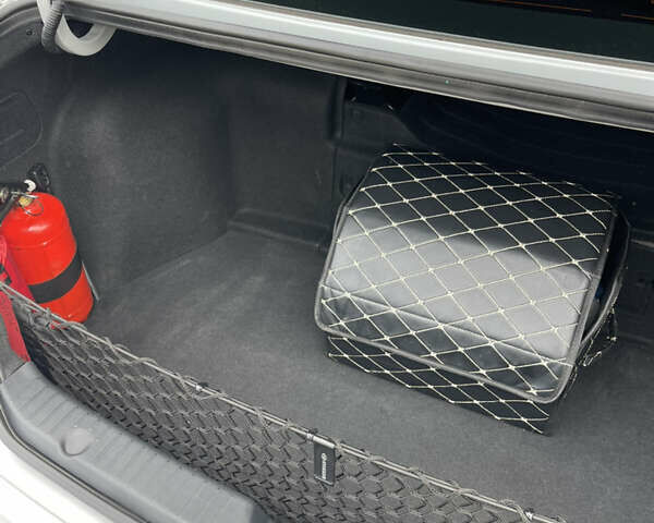 Хендай Соната 2014 у Запоріжжя на Automoto.ua Сірий Хендай Соната, об'ємом двигуна 2.4 л та пробігом 187 тис. км за 11000 $, фото 20 на Automoto.ua