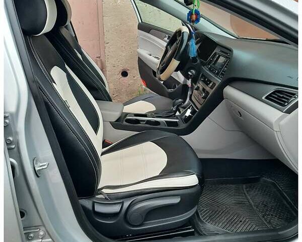 Серый Хендай Соната, объемом двигателя 1.59 л и пробегом 167 тыс. км за 9700 $, фото 11 на Automoto.ua