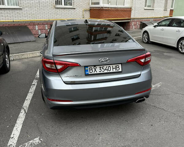 Серый Хендай Соната, объемом двигателя 2.4 л и пробегом 215 тыс. км за 9500 $, фото 2 на Automoto.ua