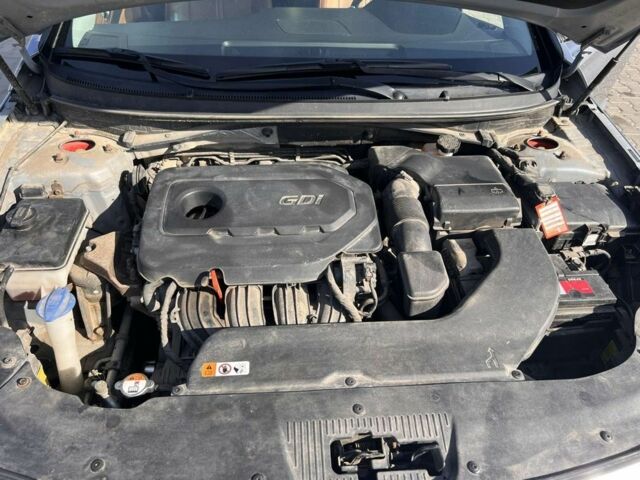 Сірий Хендай Соната, об'ємом двигуна 2.36 л та пробігом 112 тис. км за 11500 $, фото 4 на Automoto.ua