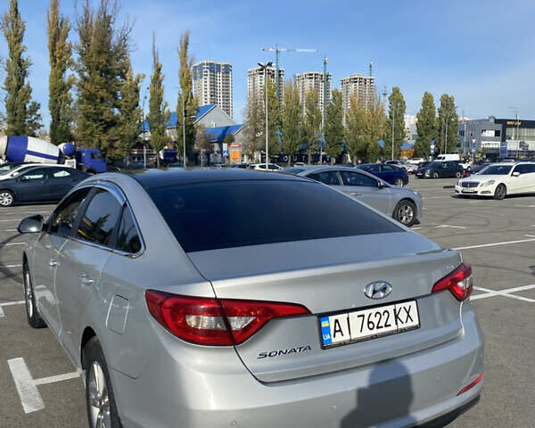 Хендай Соната 2014 у Києві на Automoto.ua Сірий Хендай Соната, об'ємом двигуна 2 л та пробігом 252 тис. км за 7350 $, фото 4 на Automoto.ua