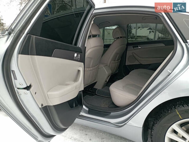Сірий Хендай Соната, об'ємом двигуна 2.36 л та пробігом 200 тис. км за 7700 $, фото 8 на Automoto.ua