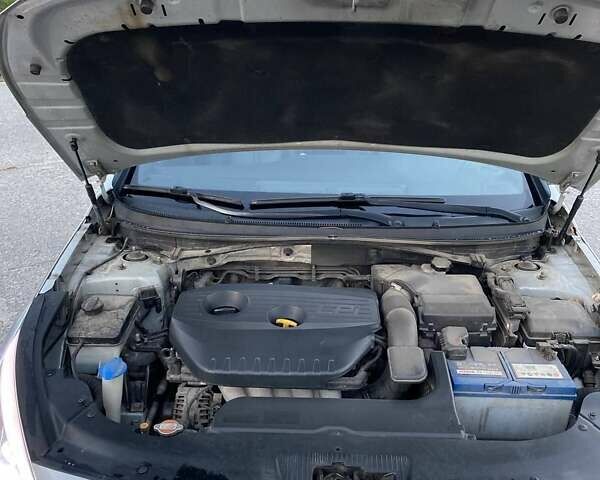 Серый Хендай Соната, объемом двигателя 2 л и пробегом 359 тыс. км за 9500 $, фото 55 на Automoto.ua