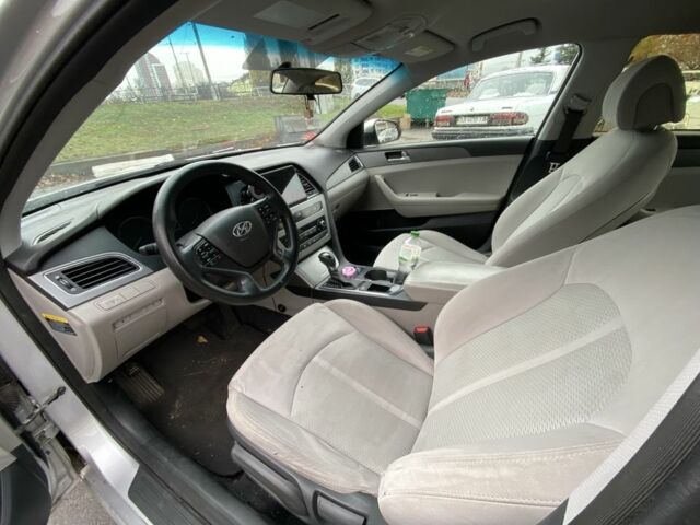 Серый Хендай Соната, объемом двигателя 2.4 л и пробегом 150 тыс. км за 7800 $, фото 7 на Automoto.ua