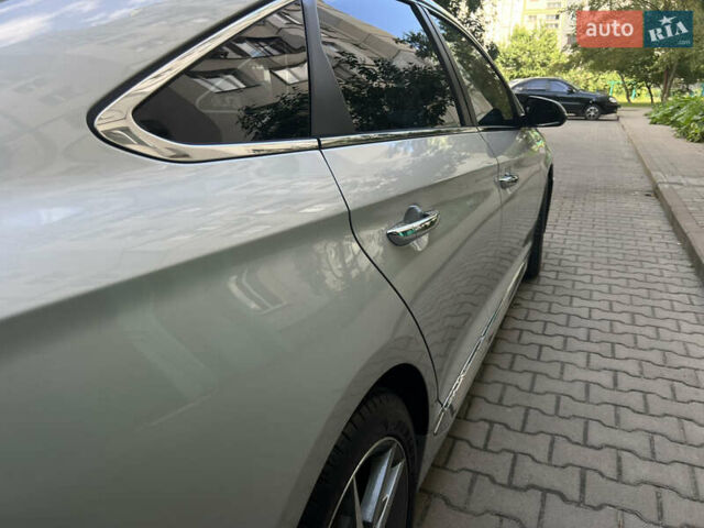 Серый Хендай Соната, объемом двигателя 2 л и пробегом 138 тыс. км за 10899 $, фото 11 на Automoto.ua