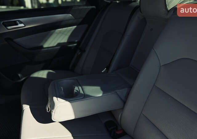 Серый Хендай Соната, объемом двигателя 2 л и пробегом 122 тыс. км за 13500 $, фото 15 на Automoto.ua