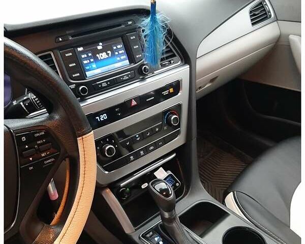 Серый Хендай Соната, объемом двигателя 1.59 л и пробегом 167 тыс. км за 9700 $, фото 16 на Automoto.ua