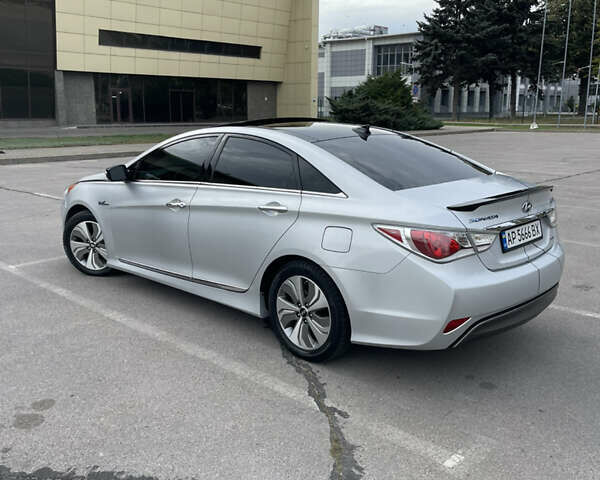 Хендай Соната 2014 у Запоріжжя на Automoto.ua Сірий Хендай Соната, об'ємом двигуна 2.4 л та пробігом 187 тис. км за 11000 $, фото 4 на Automoto.ua