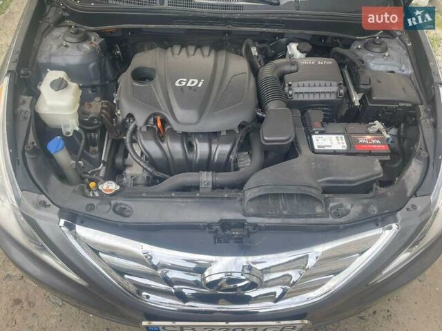 Сірий Хендай Соната, об'ємом двигуна 2.36 л та пробігом 180 тис. км за 8350 $, фото 12 на Automoto.ua