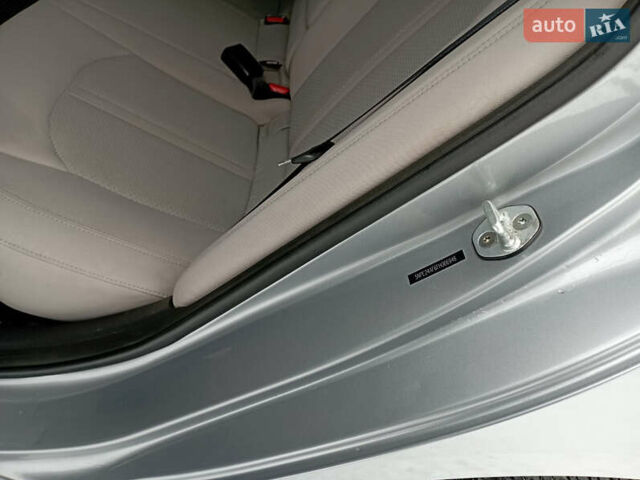 Сірий Хендай Соната, об'ємом двигуна 2.36 л та пробігом 200 тис. км за 7700 $, фото 9 на Automoto.ua